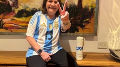 Bullrich y Brito posaron con imágenes de las Malvinas, la nueva campaña blue contra Milei