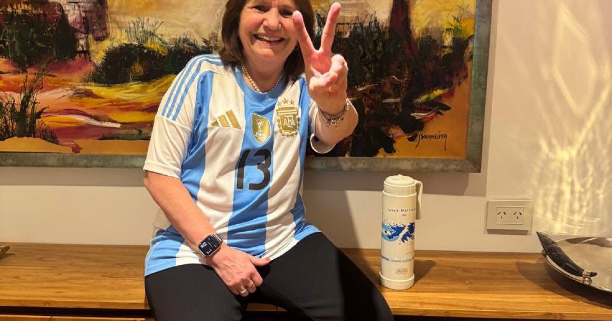 Bullrich y Brito posaron con imágenes de las Malvinas, la nueva campaña blue contra Milei