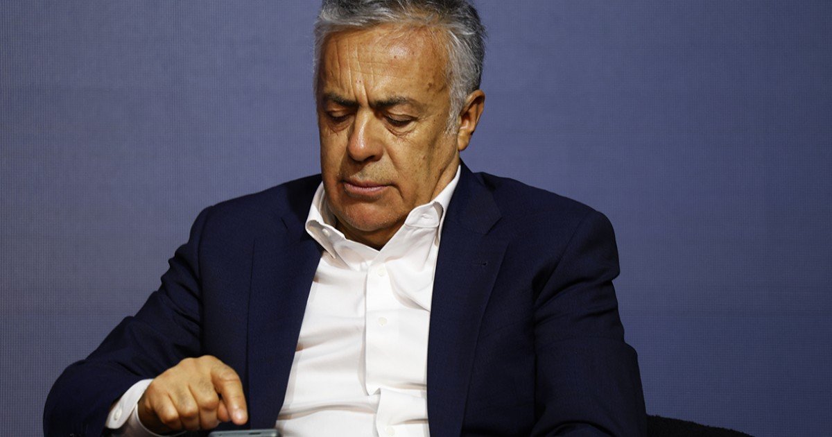 Cornejo destrozó a su vice por tratar a Francia de "equipo africano": "No representa a mi gobierno"