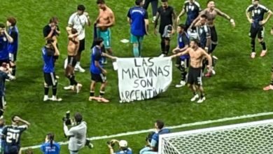 Dura derrota de Milei: Los jugadores de la Scaloneta reivindicaron a las Malvinas con una bandera
