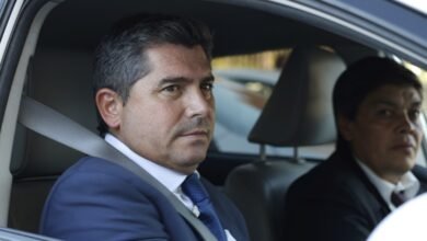 El gobernador de San Juan volvió de urgencia de Londres por la tragedia del helicóptero