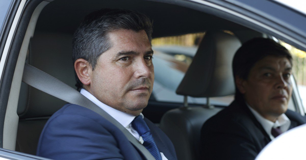 El gobernador de San Juan volvió de urgencia de Londres por la tragedia del helicóptero