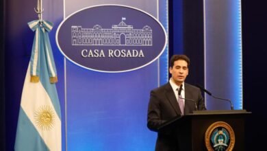 El nuevo vocero confirmó que Adorni mantiene la custodia y tiene un puesto fijo de Gendarmería