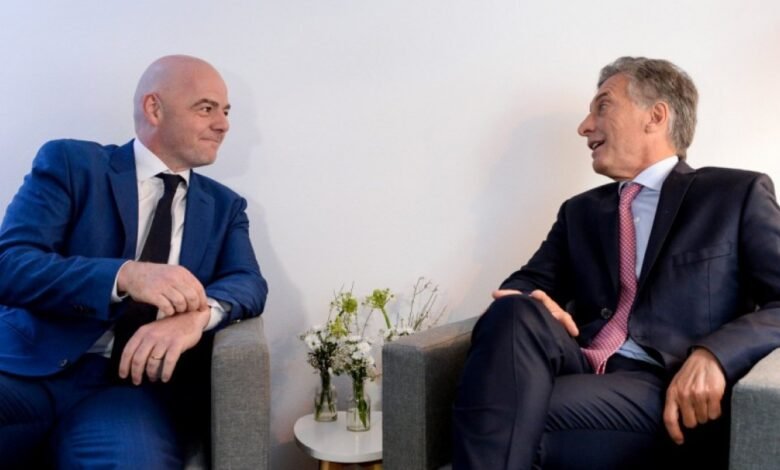 La crisis de Infantino amenaza la continuidad de Macri en la FIFA