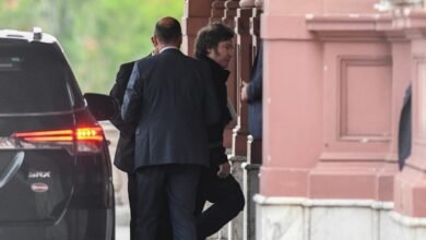 Milei cede a la presión de la CGT y corrigió topes que afectaban a las cajas sindicales