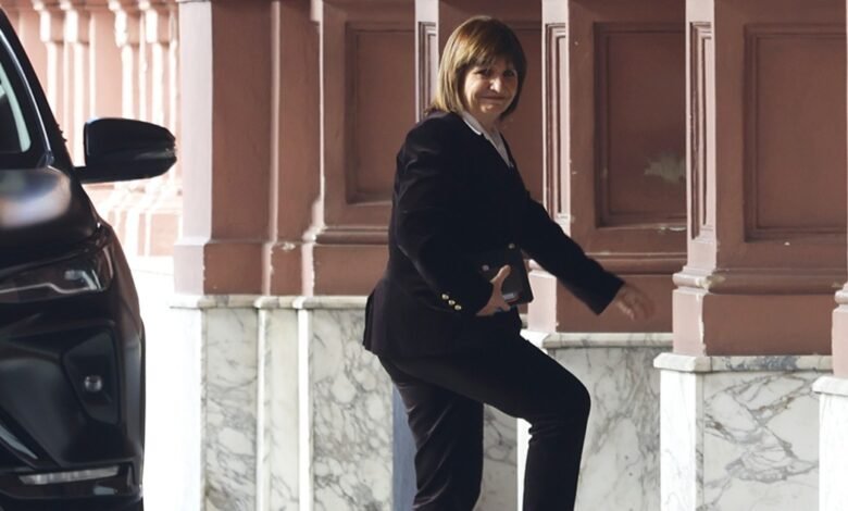 Patricia desafía a Milei y empieza una gira por el país