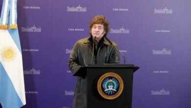 Sacado, Milei insultó a Pagano y Bindi en la reunión con los diputados: "Manuel es víctima de ellos"