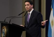 Tras el gesto de Trump, el vocero de Milei ahora elogia la bandera de Malvinas