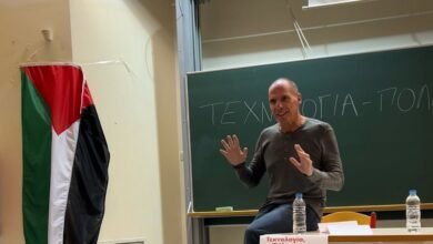 Varoufakis sugirió que la Argentina es racista y le recordaron que en Grecia hay campos de concentración de inmigrantes