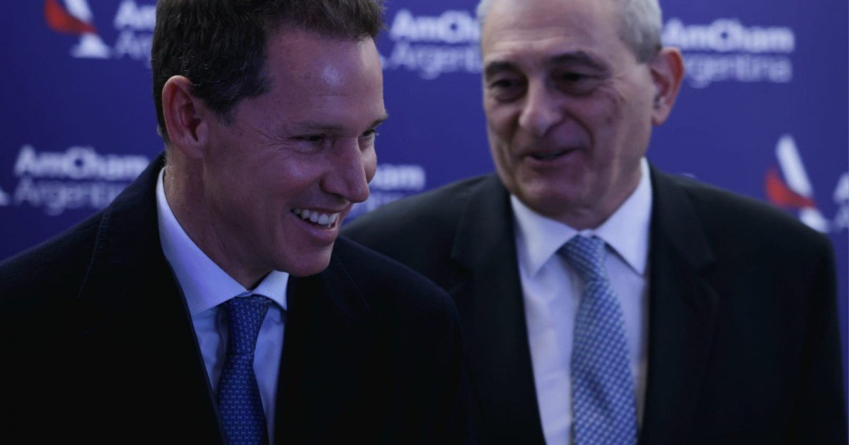 Brito se mostró como candidato en Amcham y pidió que el crecimiento llegue a los sectores perdedores