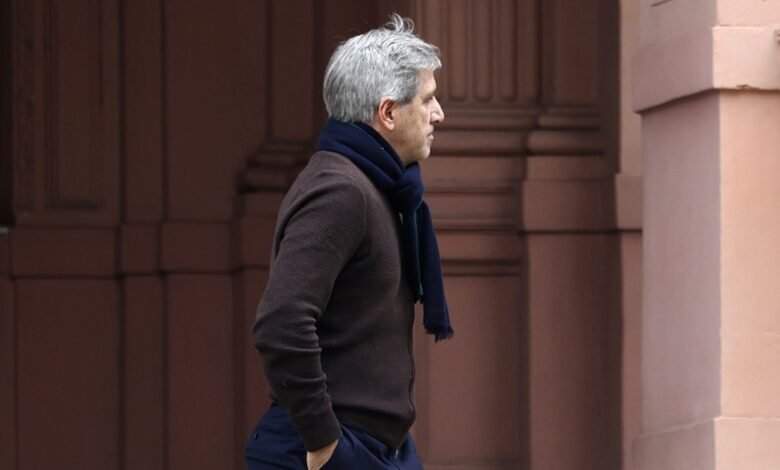 Caputo molesto con Karina por la caminata contra Jorge Macri: "No me usen para romper"