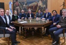 Caputo prometió a los gobernadores que les subsidiará la luz si votan Zonas Frías