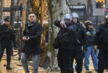 Descubren a un comisario de civil disparando a la gente y el Congreso quiere citar a Monteoliva