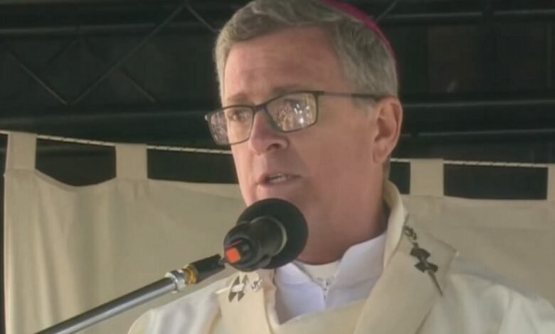 Fuertes críticas de García Cuerva contra el gobierno: "el sueldo no alcanza y hay gente que revuelve la basura para comer"