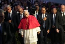 Karina quiere delegar la organización de la visita de Papa en una amiga wedding planner