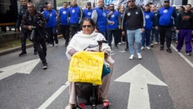 La CGT encabezó una movilización de endeudados al Ministerio de Economía