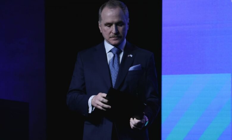 Lamelas volvió a atacar a Huawei y las telefónicas temen que avance contra ellas
