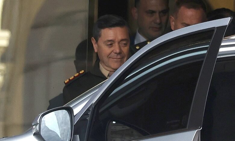 Lapidario informe de un Almirante retirado contra la Armada: "Los sueldos de miseria empujan a los mejores cuadros al retiro"