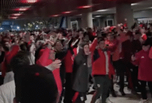 Los hinchas de River insultaron a Di Carlo, que debilitado ahora busca un acuerdo con Tapia