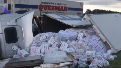 Saquean un camión con manteca que volcó cerca de Rosario