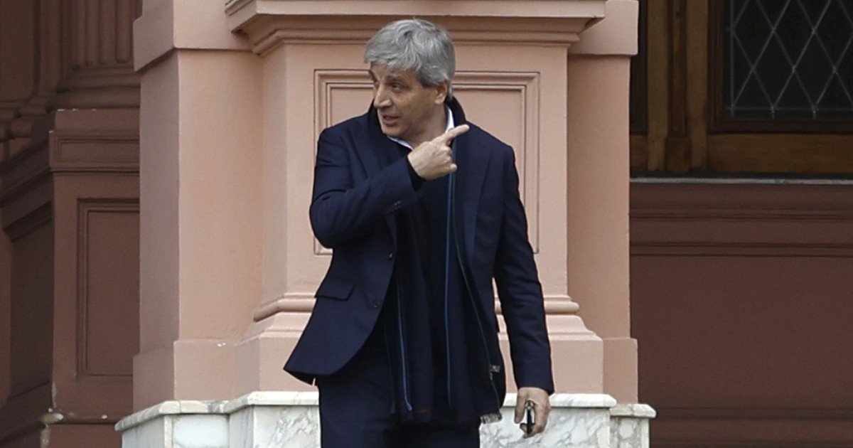 Toto Caputo dijo que dato mata encuesta y mostró una encuesta