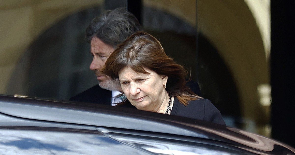 El gobierno cedió públicamente ante la presión de Bullrich pero busca la manera de ajustar igual las partidas de discapacidad