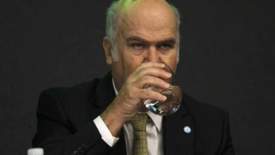 El gobierno echó a un funcionario, lo indemnizó con 110 millones de pesos y lo contrató al día siguiente
