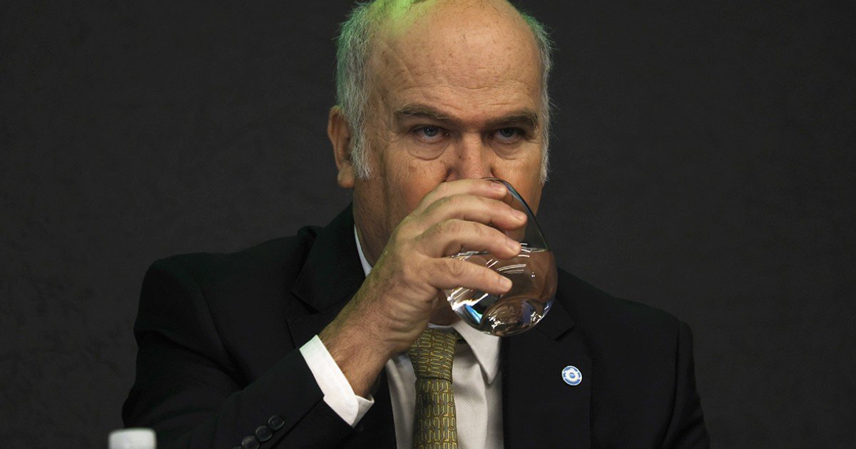El gobierno echó a un funcionario, lo indemnizó con 110 millones de pesos y lo contrató al día siguiente