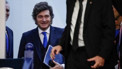 Gesto de reconciliación de Milei: ahora bajó su índice de odio a los periodistas a sólo el 95%