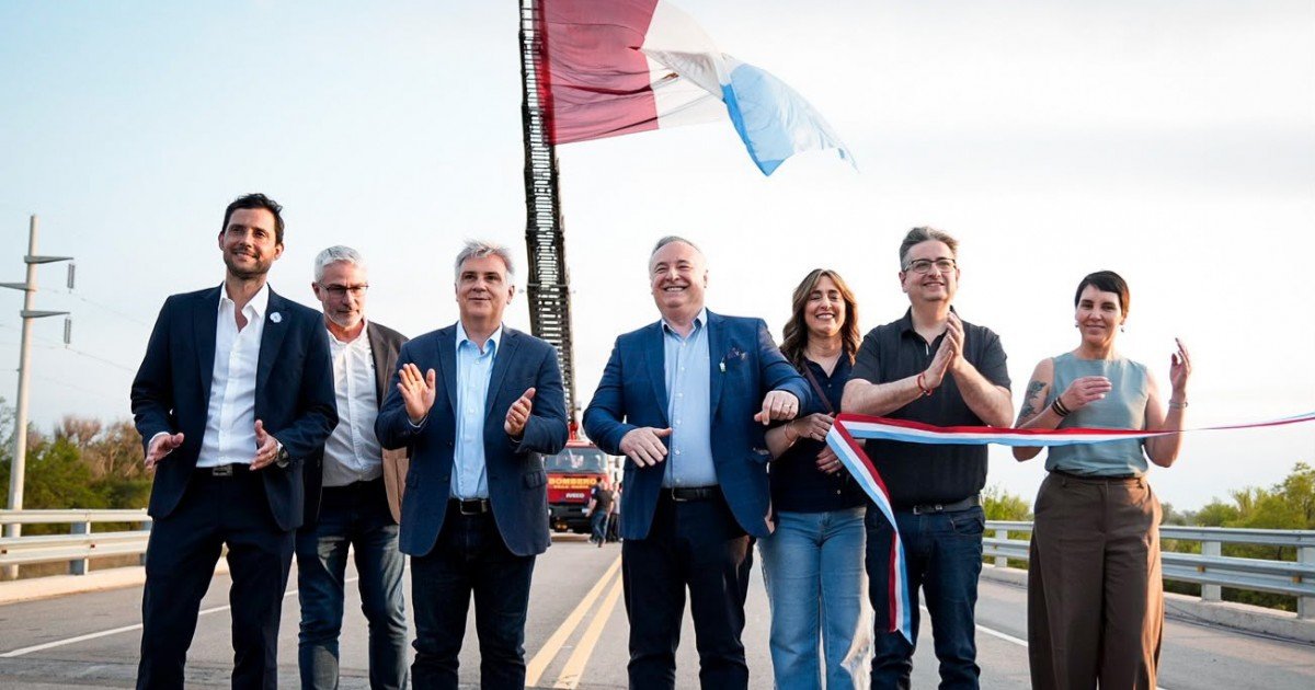 Llaryora inauguró otro tramo de la circunvalación y reclamó fondos de las retenciones