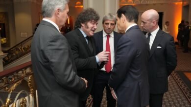 Marco Rubio atendió a Milei de parado en un pasillo y ahora Quirno busca salvarse con una foto con Trump