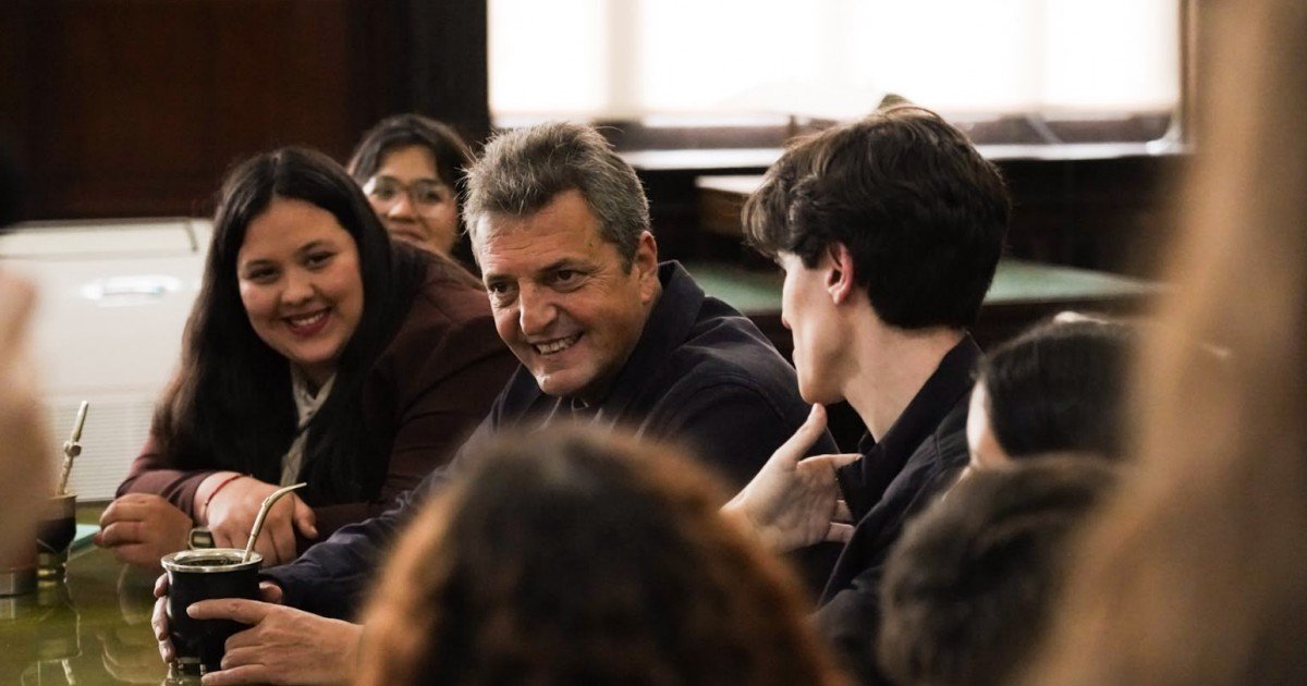 Massa eludió lanzarse, pero advirtió: "Se viene una renovación en el peronismo"