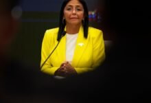 Milei es el segundo presidente con peor imagen de Latinoamérica, sólo superado por Delcy Rodríguez