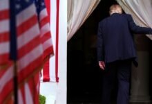 Trump ahora agita un nuevo conflicto de Argentina con Inglaterra por Malvinas y se propone como pacificador
