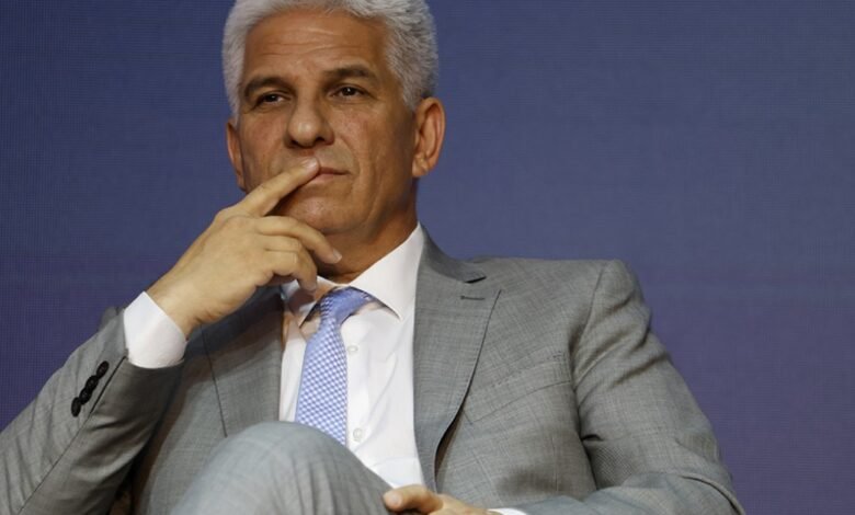 Acusan al gobernador Poggi de enriquecimiento ilícito por la compra masiva de inmuebles