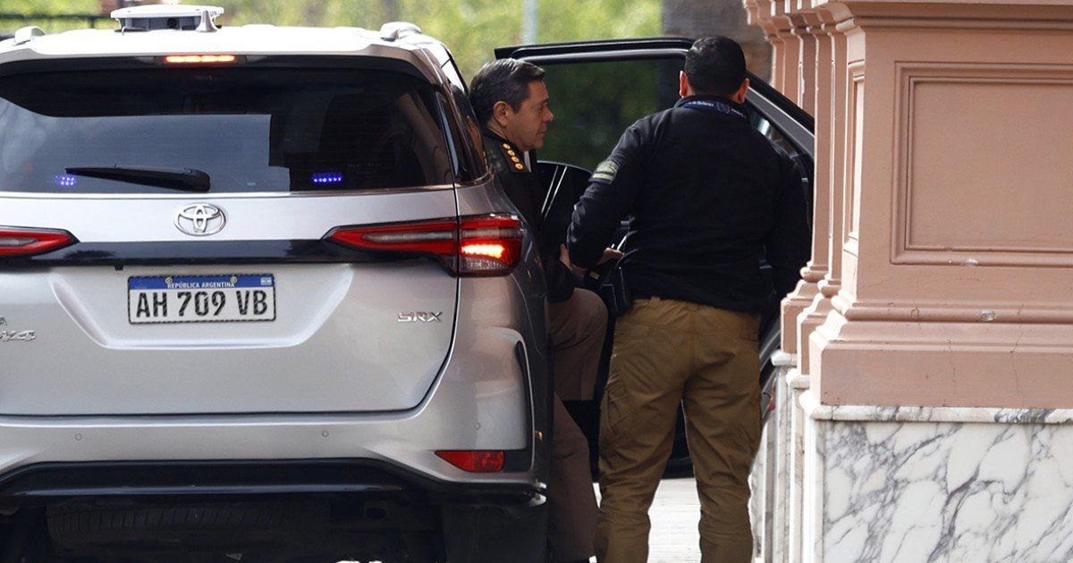 Alarma en las FFAA porque Presti quiere echar a todo el personal que trabaja en farmacias y policlínicas