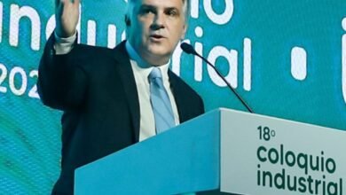 Después de las abstenciones en Diputados, Llaryora elogió la "vocación de diálogo" de Santilli