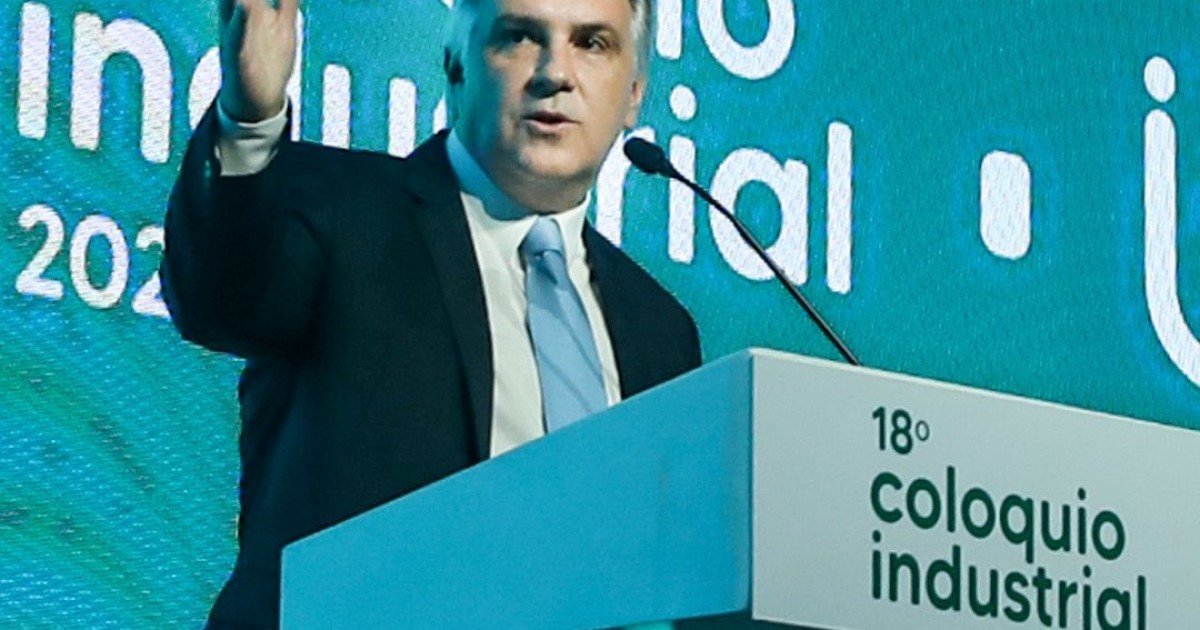 Después de las abstenciones en Diputados, Llaryora elogió la "vocación de diálogo" de Santilli