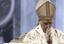 El Papa fue operado de un tumor maligno en el pulmón y el gobierno no sabe si se suspende la visita
