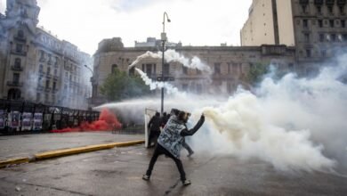 El gobierno reprimió la multitudinaria marcha por las universidades