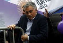 Increparon a Sebastián Pareja, que debió guarecerse en el Congreso