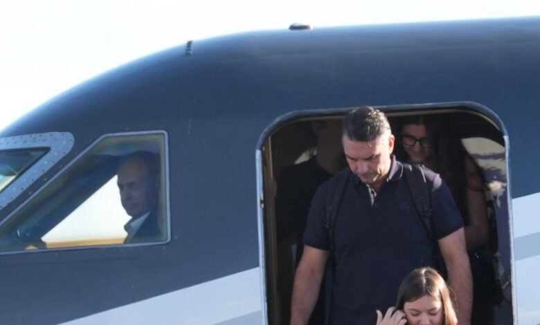 La justicia federal desestimó las denuncias contra Milei por el ingreso de Flávio Bolsonaro a Argentina