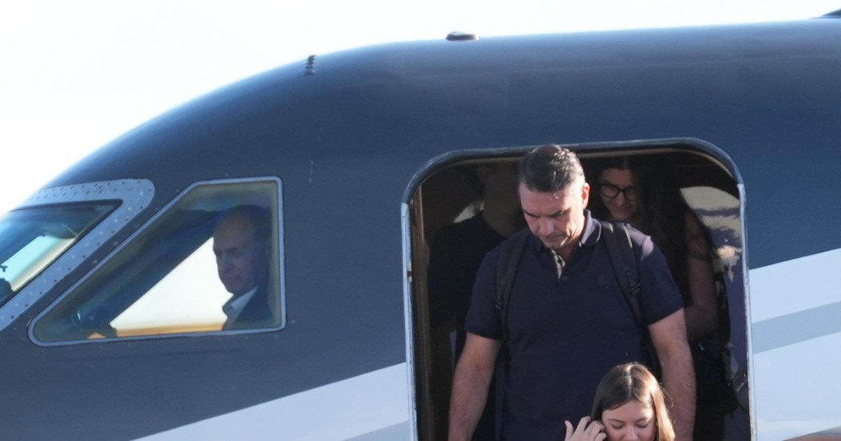 La justicia federal desestimó las denuncias contra Milei por el ingreso de Flávio Bolsonaro a Argentina