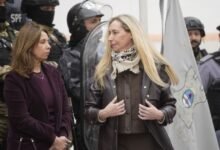 La puesta en escena para que hable Karina en un acto oficial agitó las versiones de una candidatura