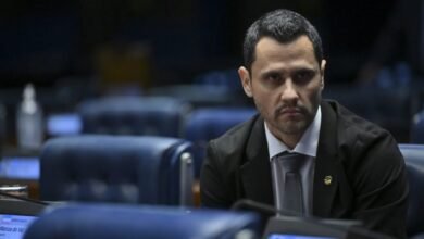 Las Fuerzas del Cielo se suben al fenómeno Cleitinho para pedir lugares en las listas