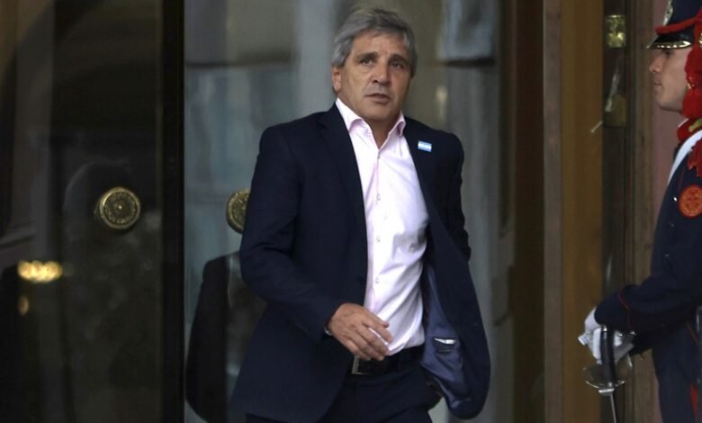 Milei tuvo que negar la salida de Toto Caputo: "Tenemos una relación simbiótica"