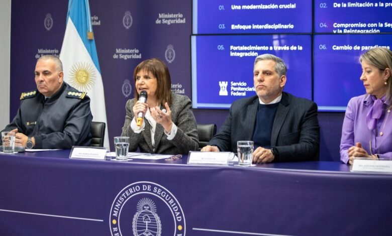 Renunció un funcionario de Bullrich en medio de la tensión con Milei