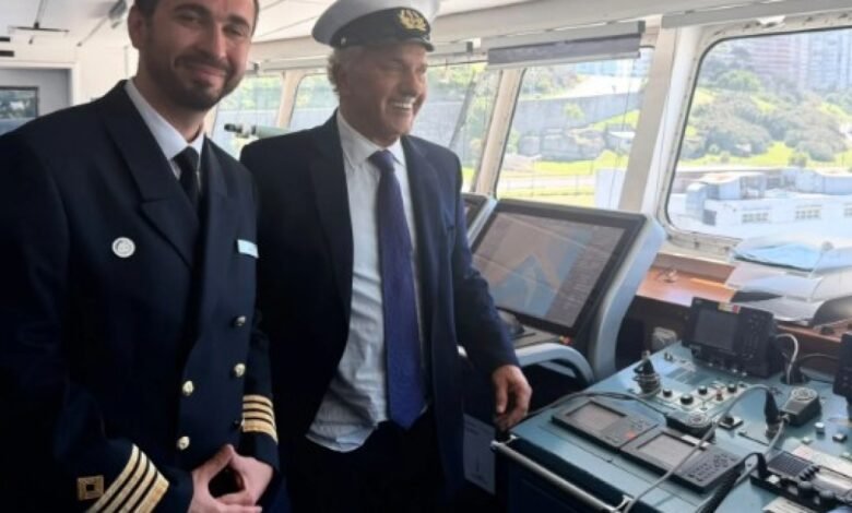 Scioli promocionó un crucero que publicita sus viajes a Malvinas con nomenclatura británca