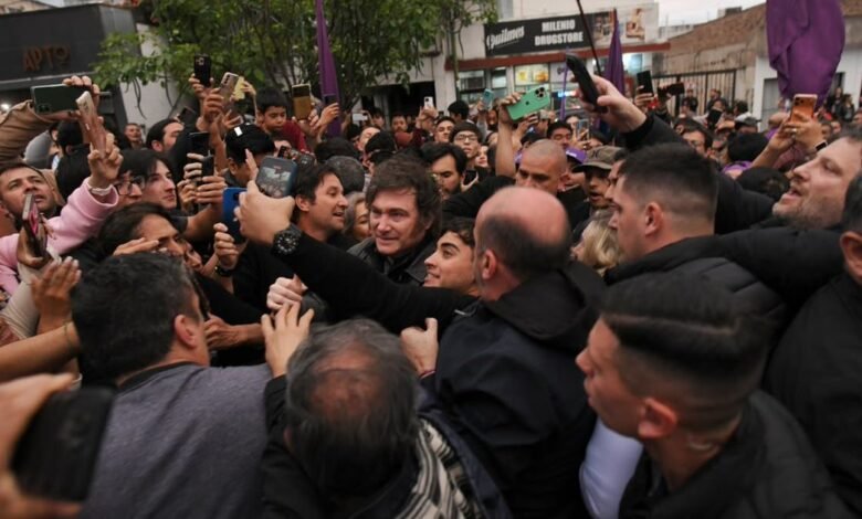 Un diputado libertario dijo que le pegaron a Milei en Catamarca y lo desmintieron